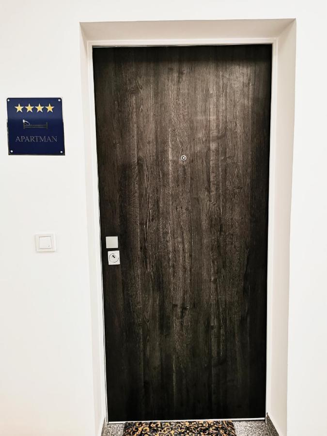 Apartman Angel โอซีเยก ภายนอก รูปภาพ