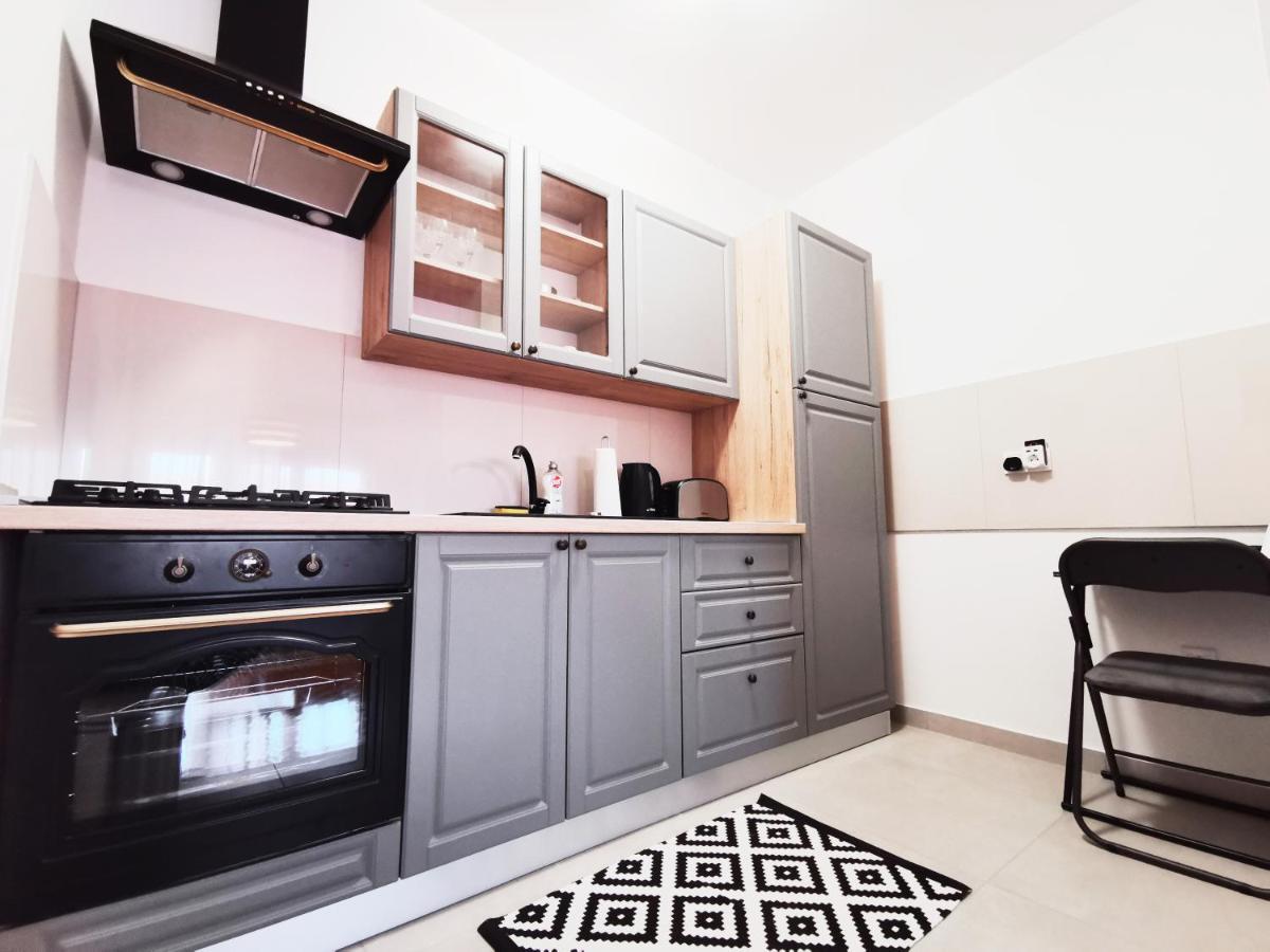 Apartman Angel โอซีเยก ภายนอก รูปภาพ